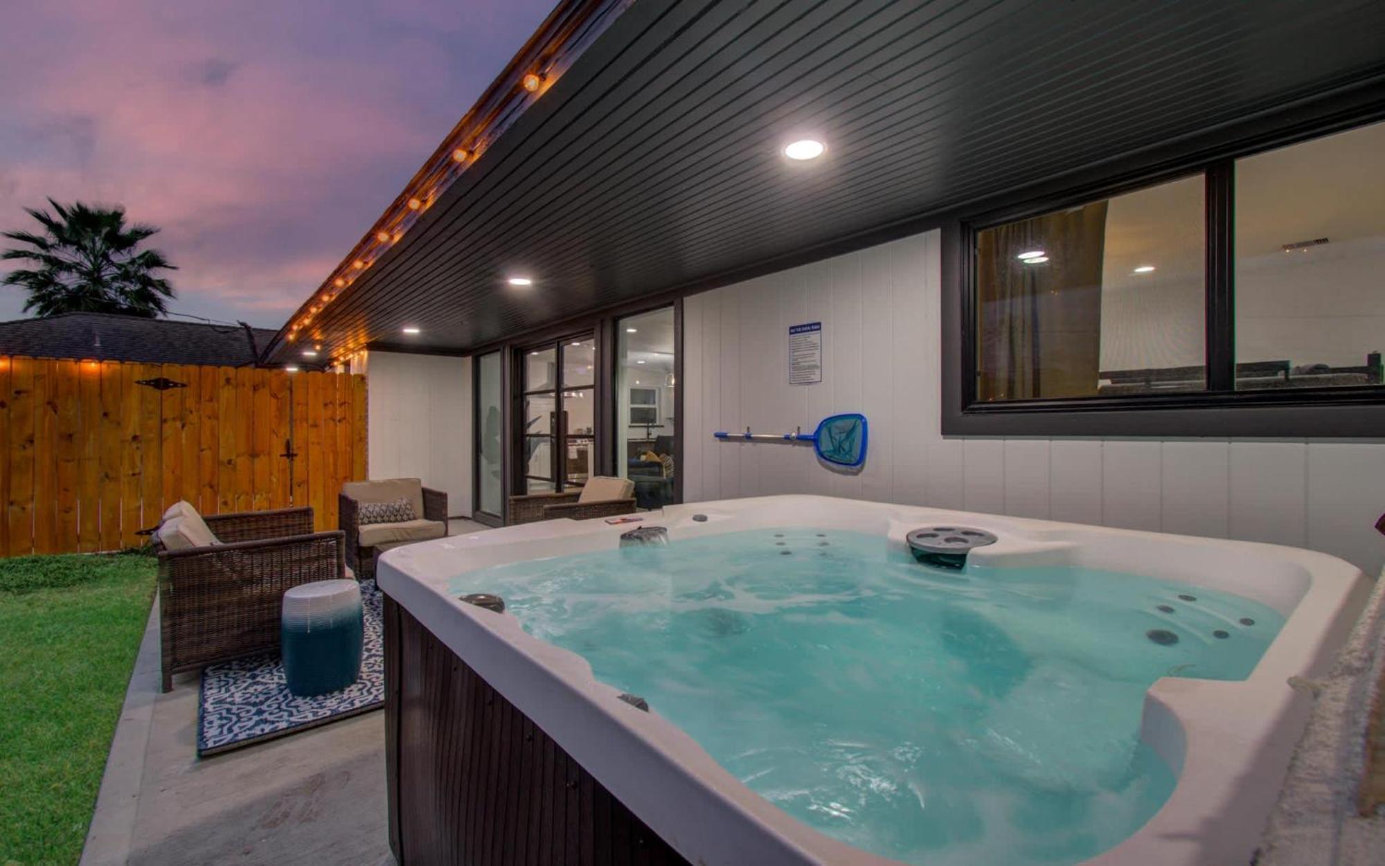 ヒューストン 5-Bd Modern Central Getaway W Hot Tub - Mins To Dtヴィラ エクステリア 写真